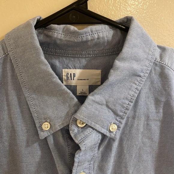 Gap large button down - Picture 2 of 3